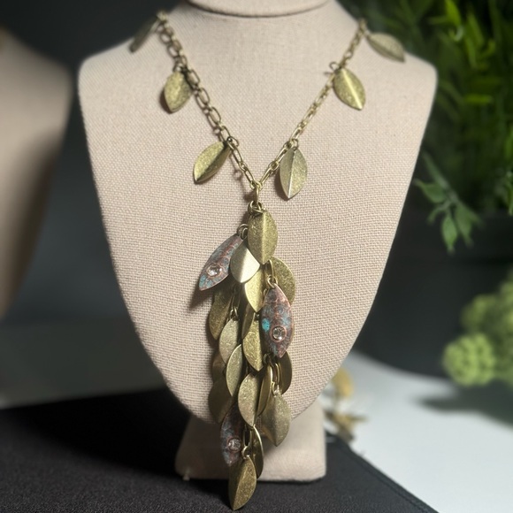 Complete Gold-Tone Laurel Leaf Jewelry Set by Coldwater Creek (NWT) - Picture 5 of 11